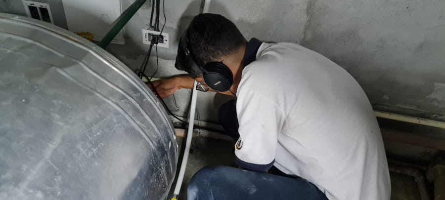 Caça vazamento com geofone Acqualy Soluções